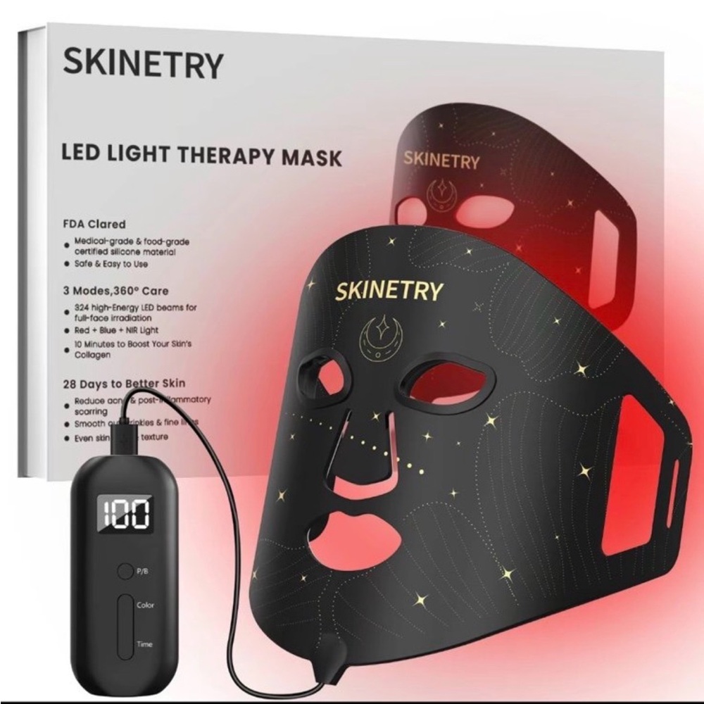 Black LED Light Therapy Mask for Women - Black/Red
